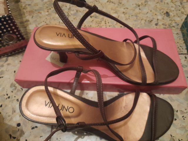 Sandalias planas y tacón URGE!!!!