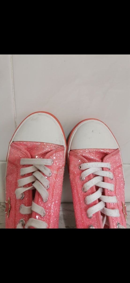 Zapatillas niña N°37 de Sfera.