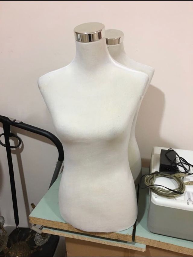 Maniqui negro y blanco