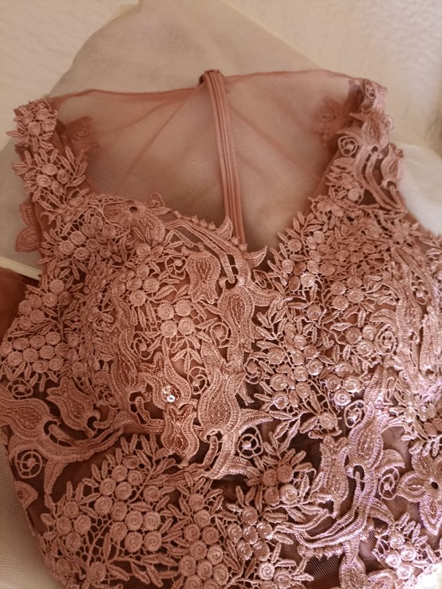 vestido de fiesta o ceremonia