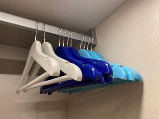 10 Perchas de madera para niños