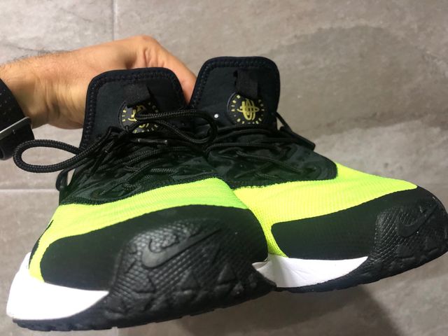Zapatillas NIKE HUARACHE Edición Limitada