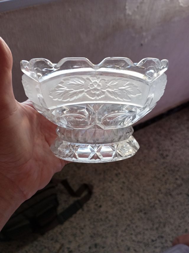 cuenco,tarro pequeño