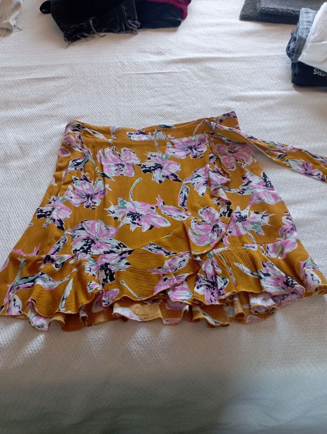 Conjunto body y falda