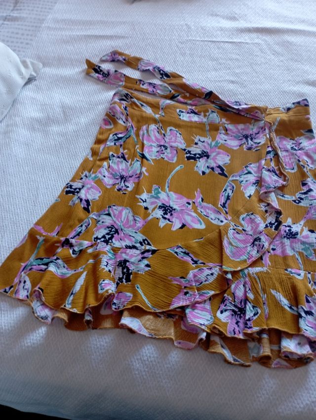 Conjunto body y falda