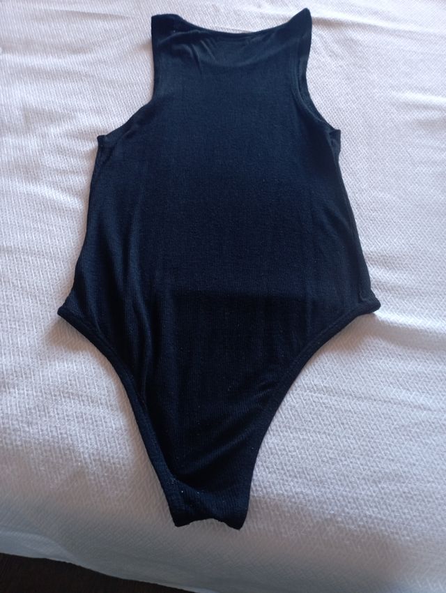 Conjunto body y falda