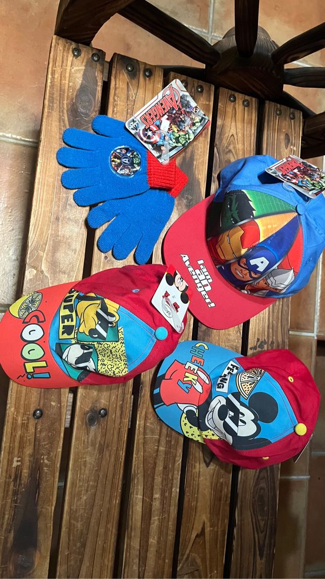 Gorra y guantes