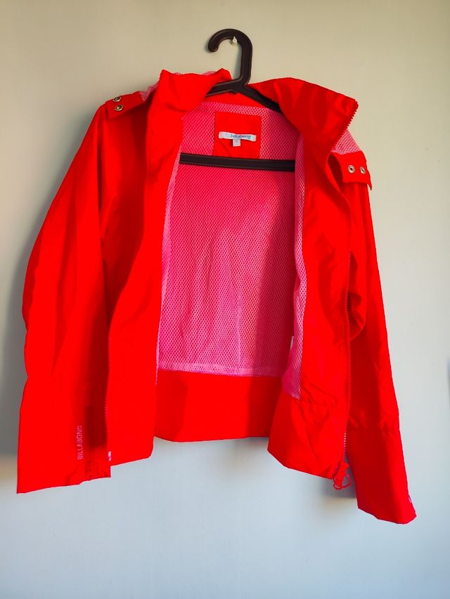 Chaqueta Billabong ligera impermeable roja