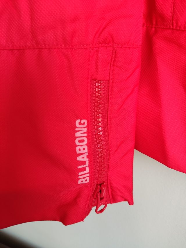 Chaqueta Billabong ligera impermeable roja