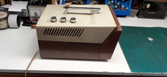 Televisor portátil de diseño, General Electric