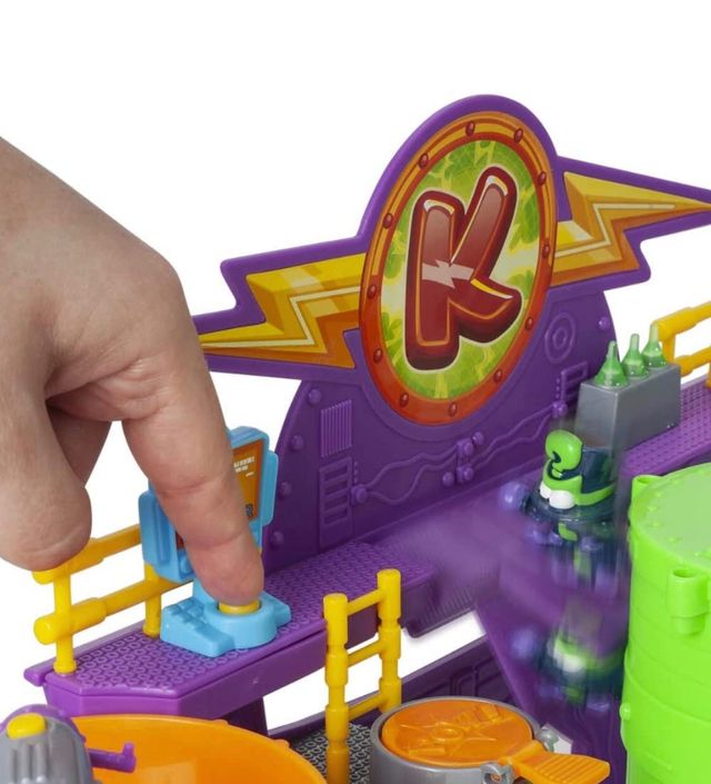 Laboratorio SúperThings Kazoom Lab Battle