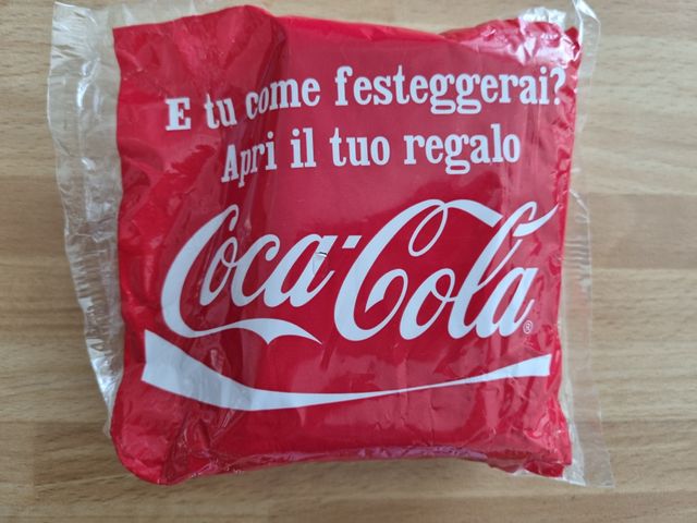bandiera indossabile italia della Coca Cola