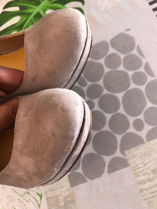 Zapatos grises de Bata