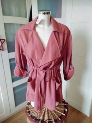 gabardina-parka  rosa empolvado Stradivarius 
