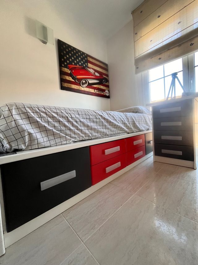 Venta cama nido + colchon y escritorio con cajones