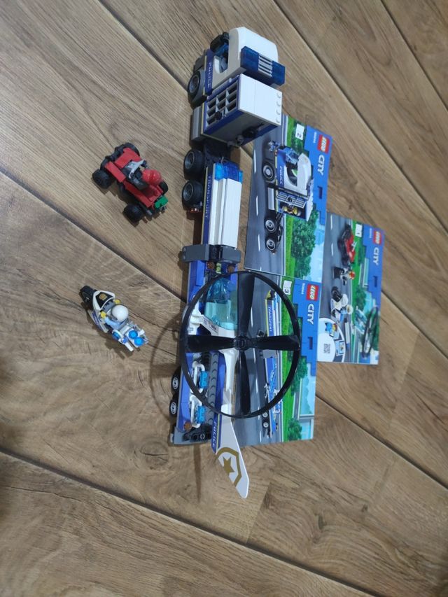 Camión policía Lego 60244