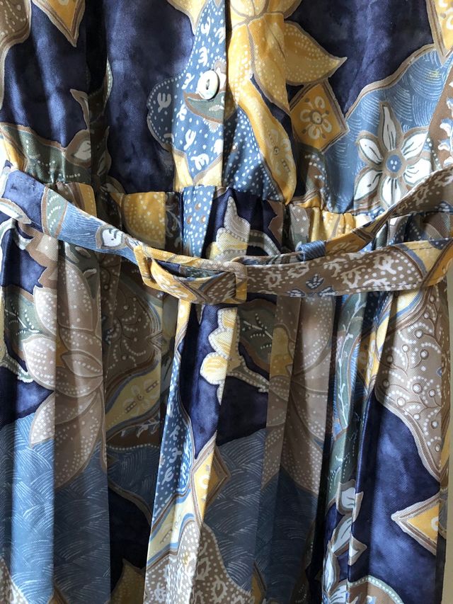 Vestido plisado manga corta cinturón