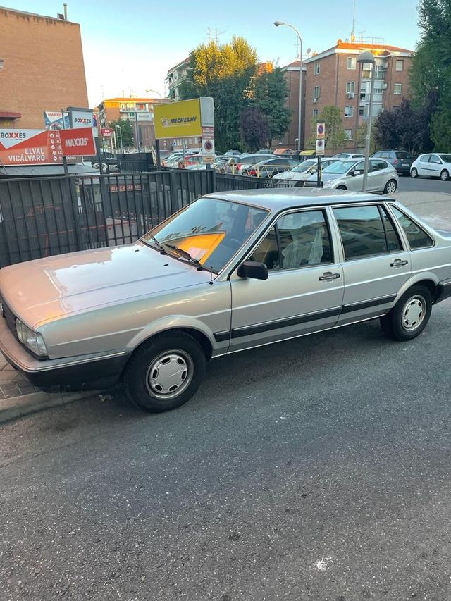 Volkswagen santana 1987 de segunda mano por 2.500 EUR en Madrid en WALLAPOP