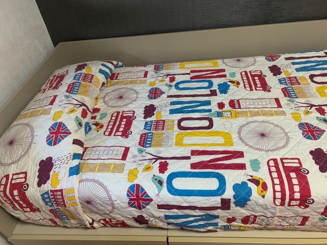 Colcha guateada para cama de 90x2m.