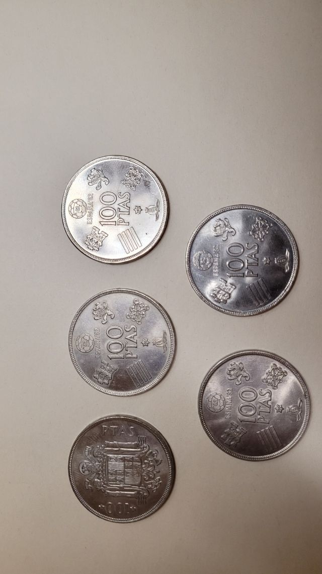 Monedas 100 pts 1980 ( España 82) y 1975