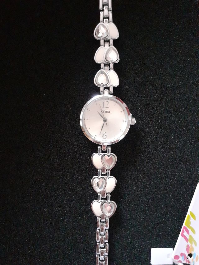 Orologio in acciaio con cuori brillantinati