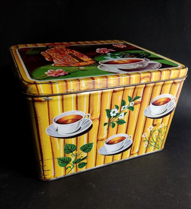 VECCHIA SCATOLA DI INFUSI SELEZIONATI