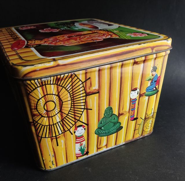 VECCHIA SCATOLA DI INFUSI SELEZIONATI