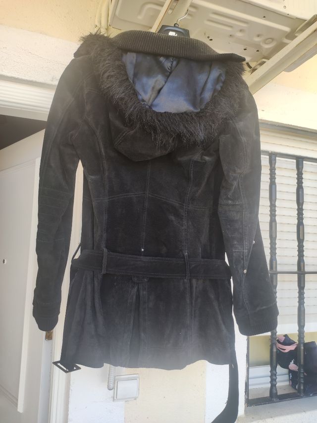 Cazadora tres cuartos de ante negra