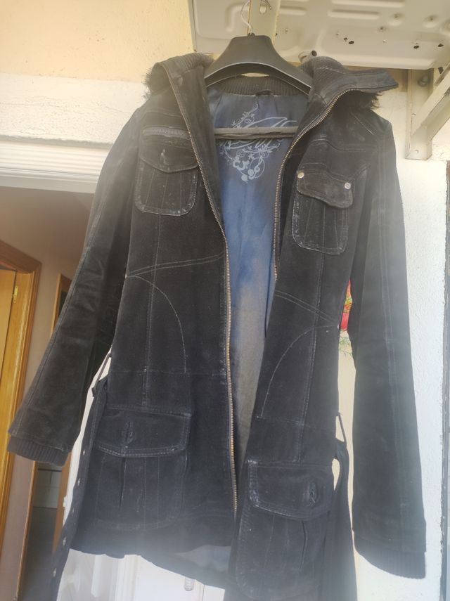 Cazadora tres cuartos de ante negra