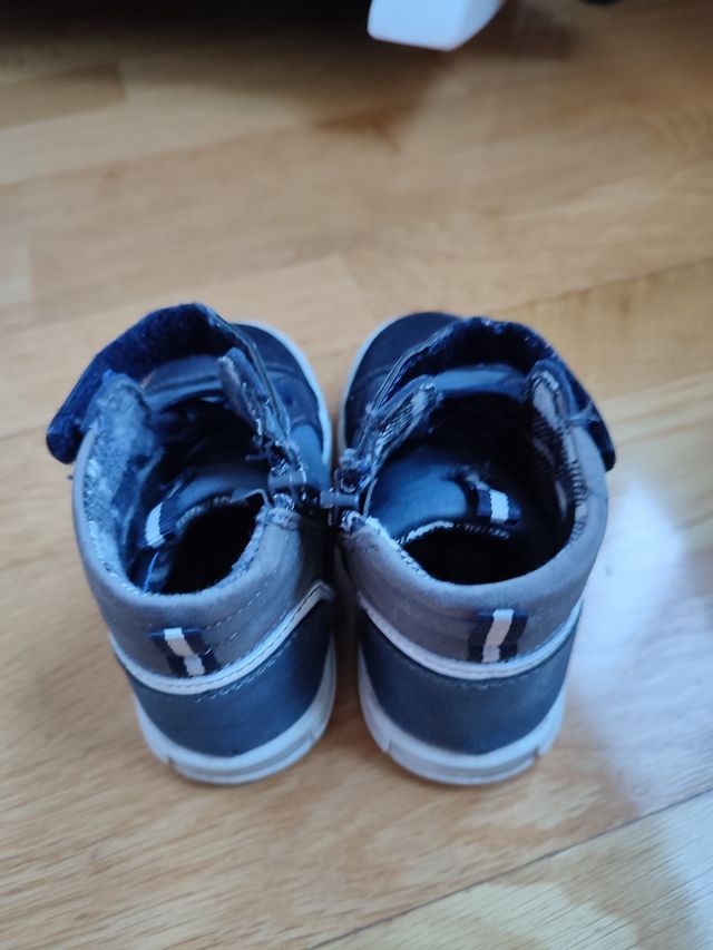 Botas azules, talla 24