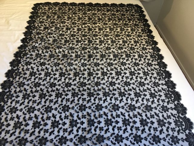 Mantilla negra de chantilly
