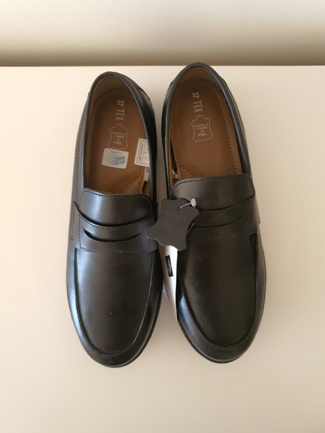 zapatos colegial talla 37. sin extrenar