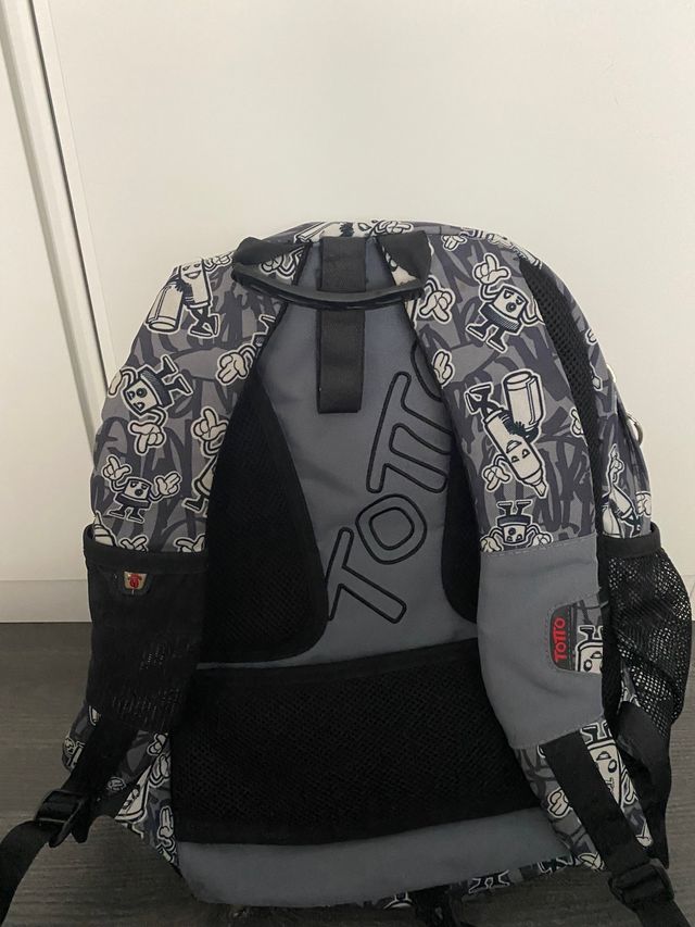 Mochila totto de espalda