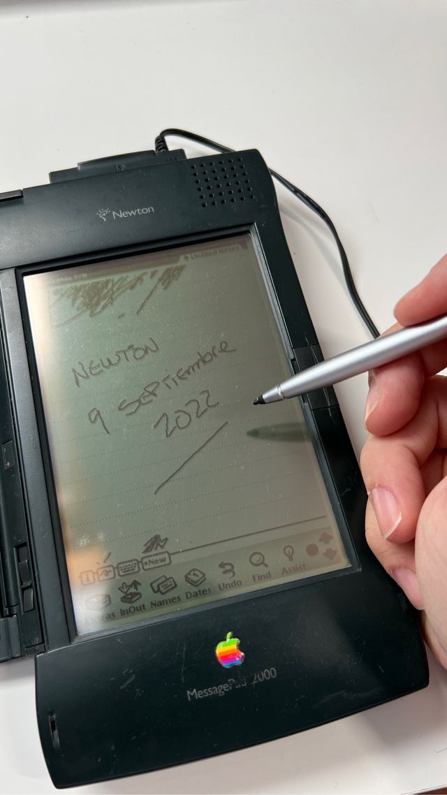 Apple Newton MessagePad 2000