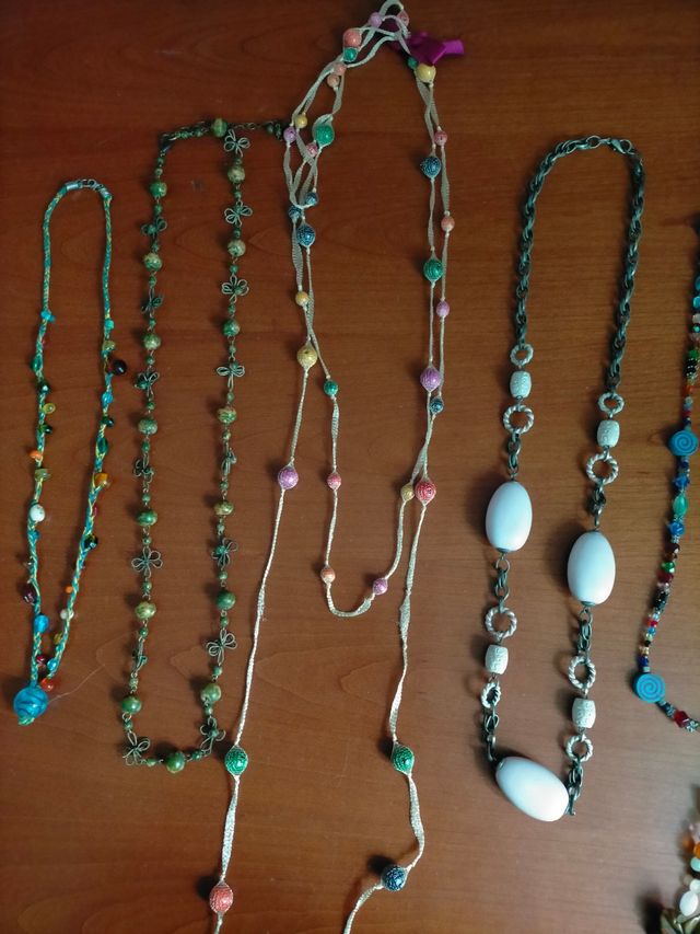 9 Collares bisutería 