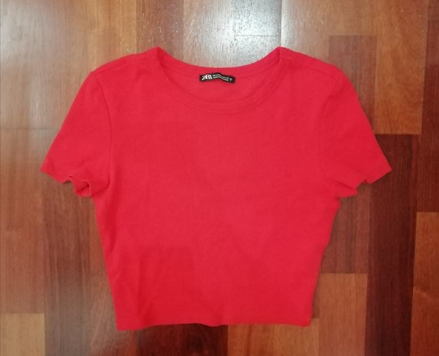 Camiseta roja Zara