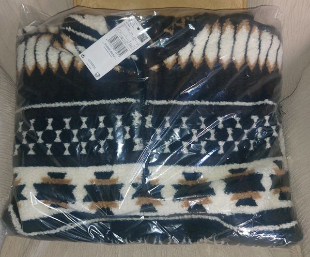 Sudadera Mango con capucha borreguito