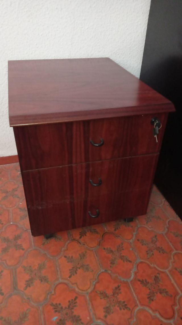 Cajonera con llave de segunda mano por 75 EUR en Castello\/Castellon de