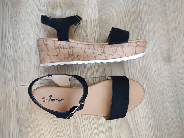 Sandalias negras con plataforma