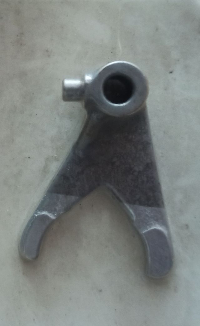 Horquilla de cambio 2-3 marchas Aprilia 8206433 .