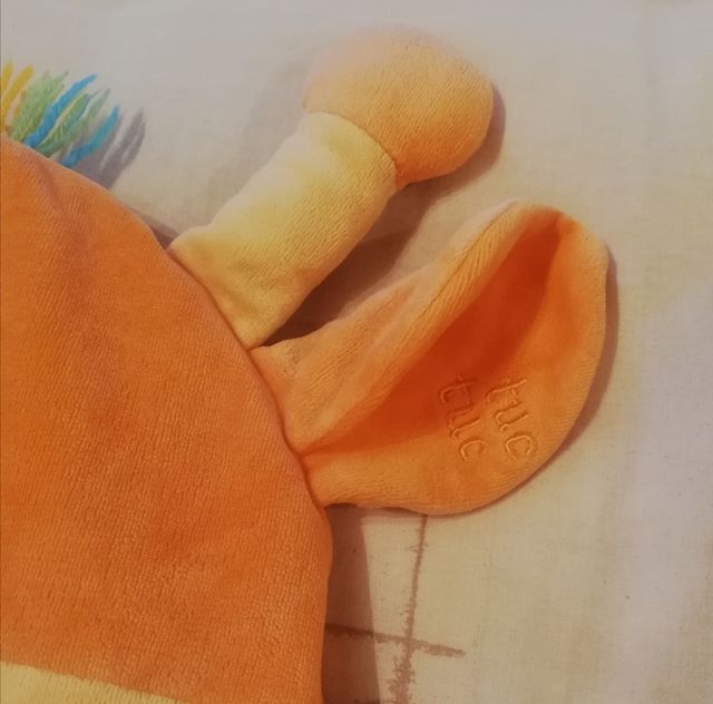 cojin jirafa guarda pijama tuc tuc