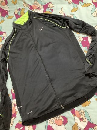 Chaqueta Nike running 