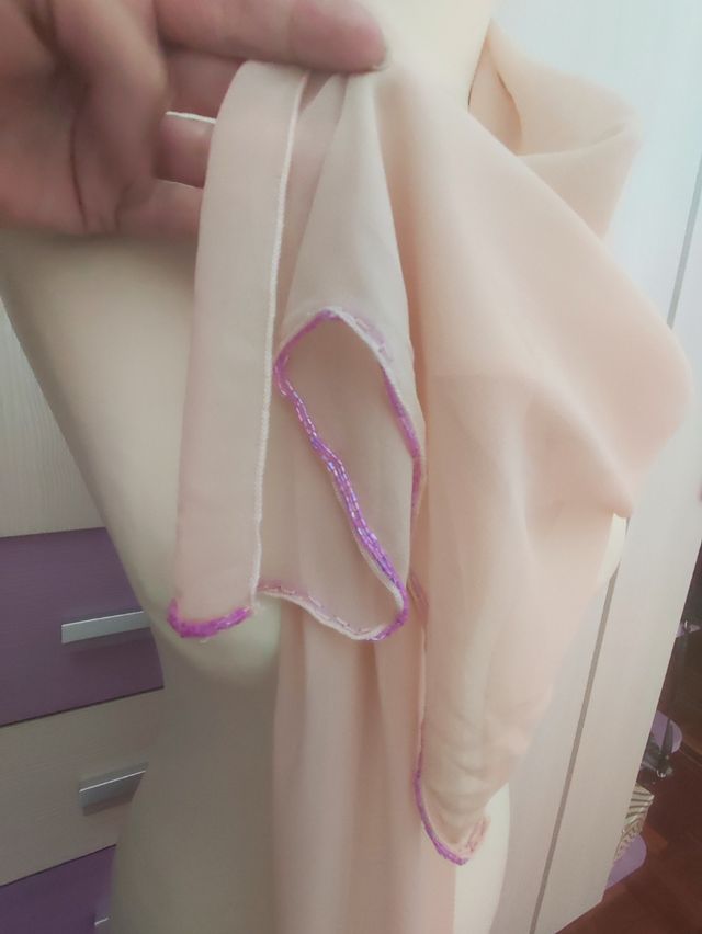 Foulares bordados a mano