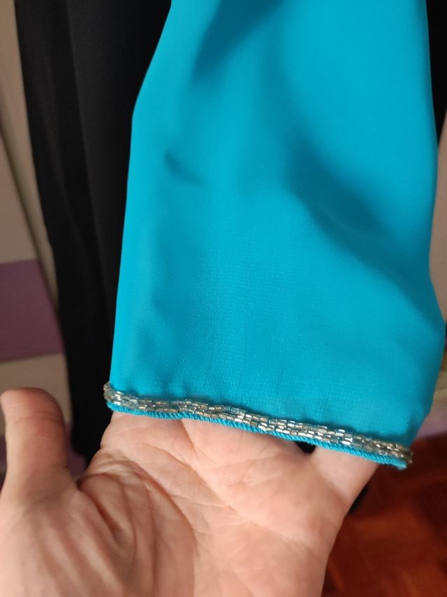 Foulares bordados a mano