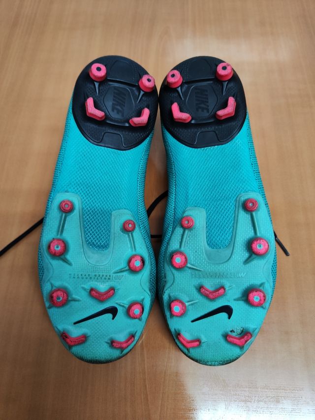 Botas futbol AG Nike Mercurial Talla 38.