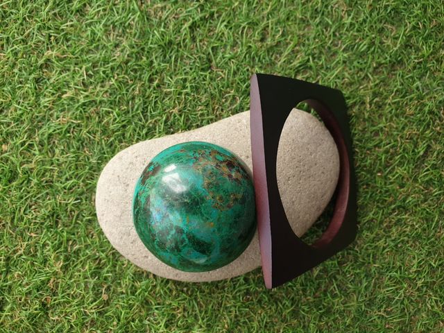 Pulsera rigida madera cuadrada.