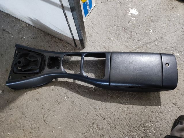 Guantera, tiradores, guarnecidos y tubo aire MX5