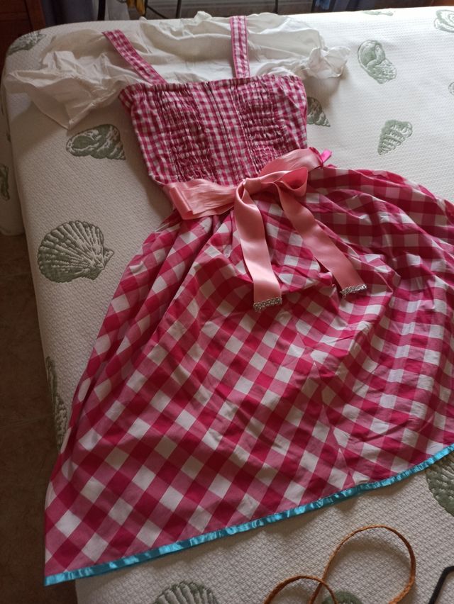 october fest 15€ talla M