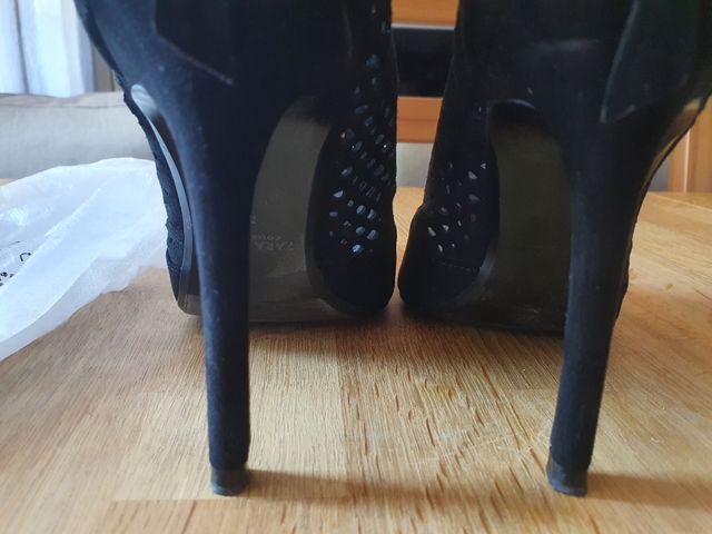 Sandalia abotinada ante Negro ZARA Talla 39