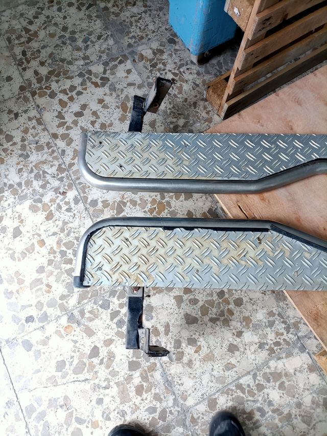 estriberas Nissan Terrano II